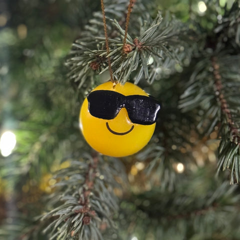 Smiling Face with Sunglasses 😎 Ornamojis